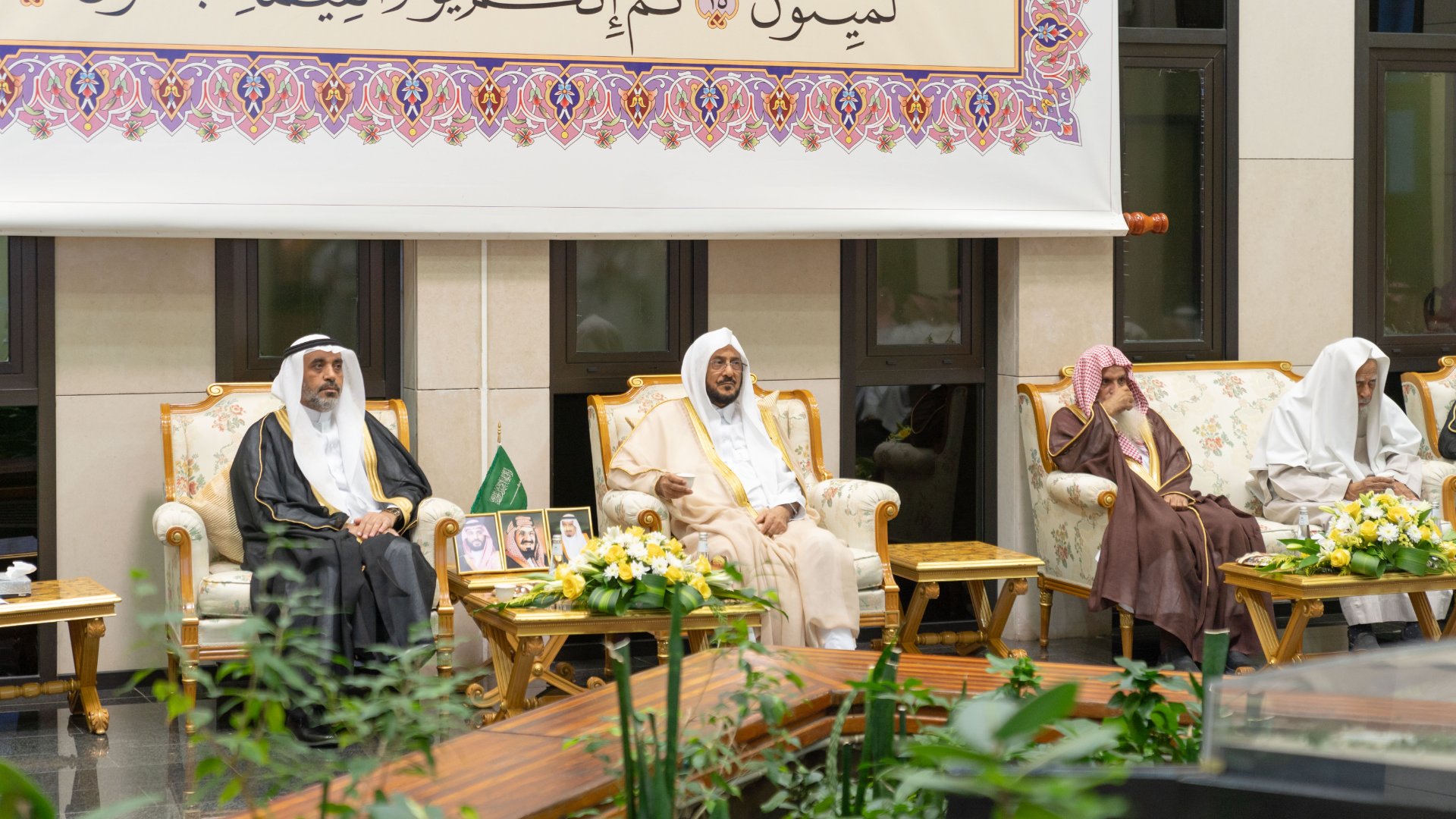 زيارة وزير لمجمع الملك فهد لطباعة المصحف الشريف