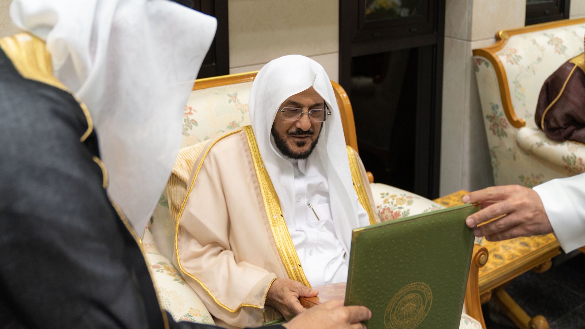 زيارة وزير لمجمع الملك فهد لطباعة المصحف الشريف