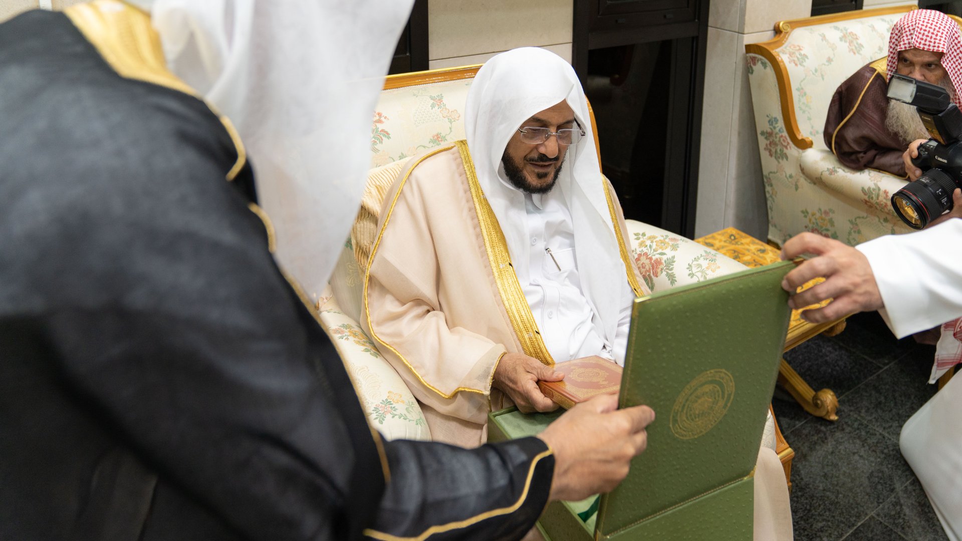 زيارة وزير لمجمع الملك فهد لطباعة المصحف الشريف