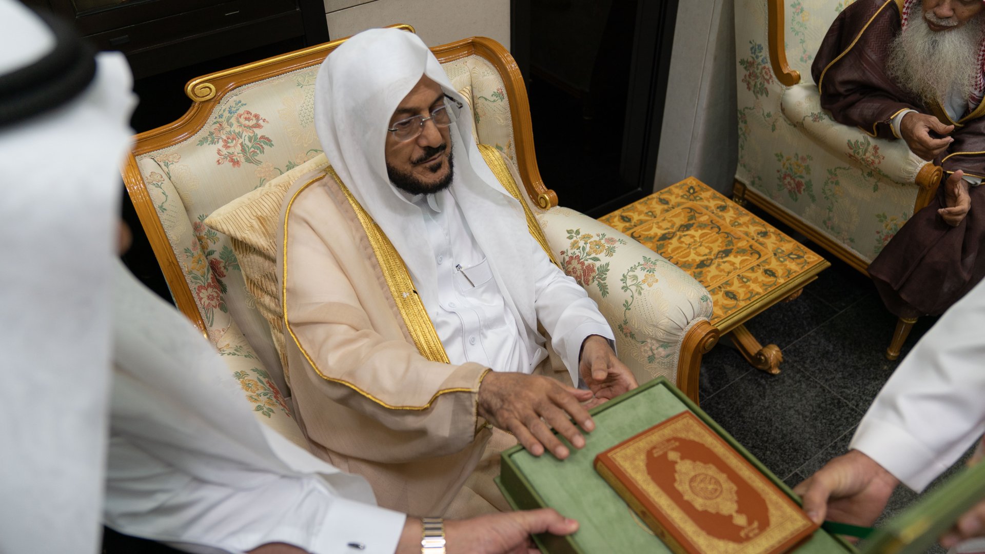 زيارة وزير لمجمع الملك فهد لطباعة المصحف الشريف