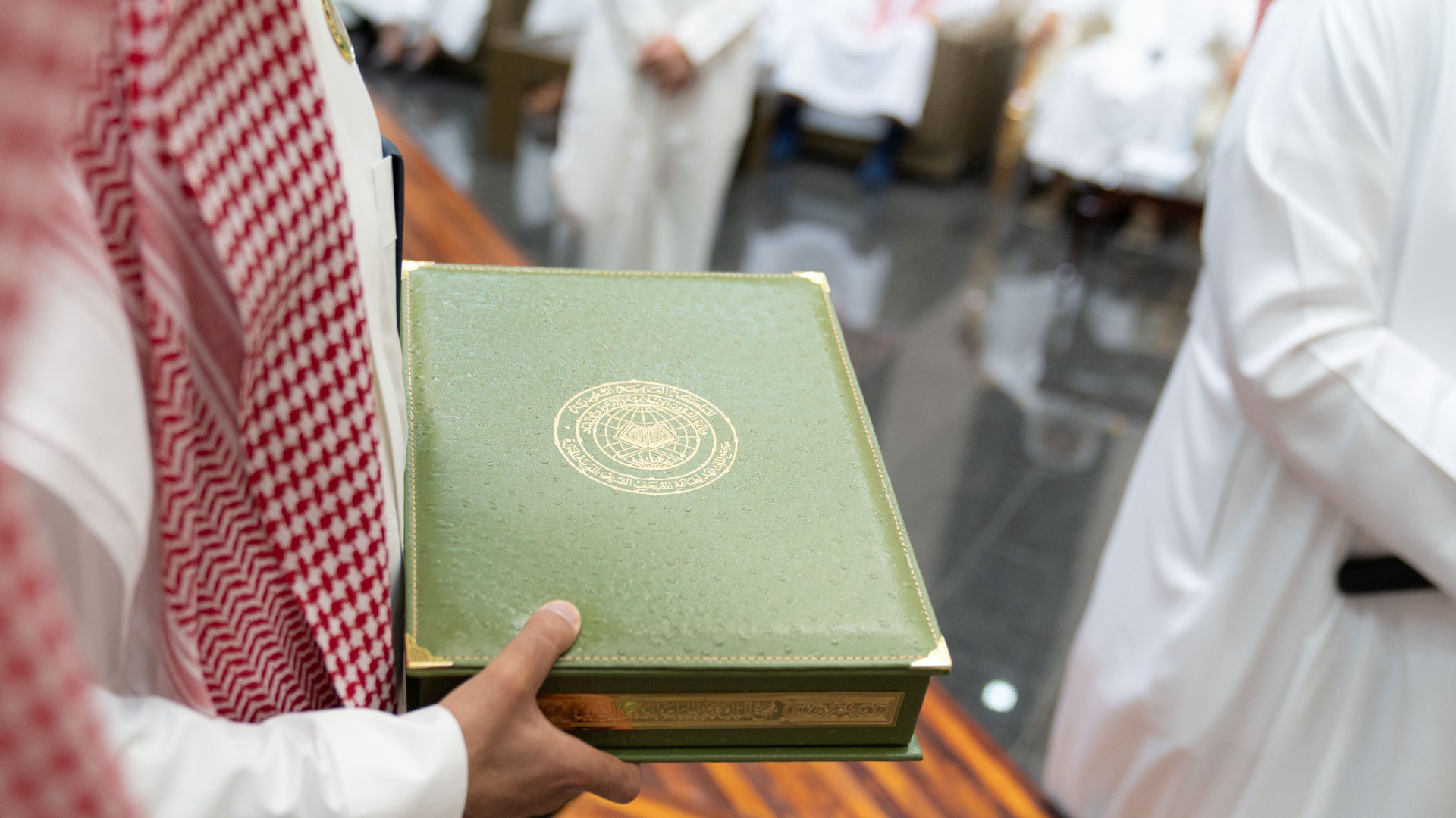 زيارة وزير لمجمع الملك فهد لطباعة المصحف الشريف